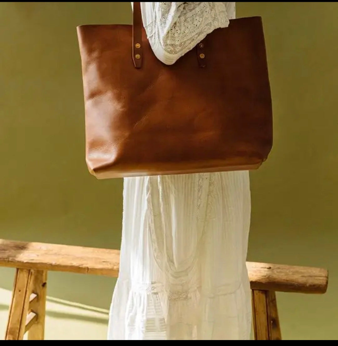 Atlas Leather Tote — Tan