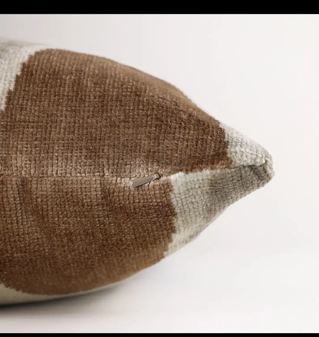 Harlow Velvet Pillow — Umber